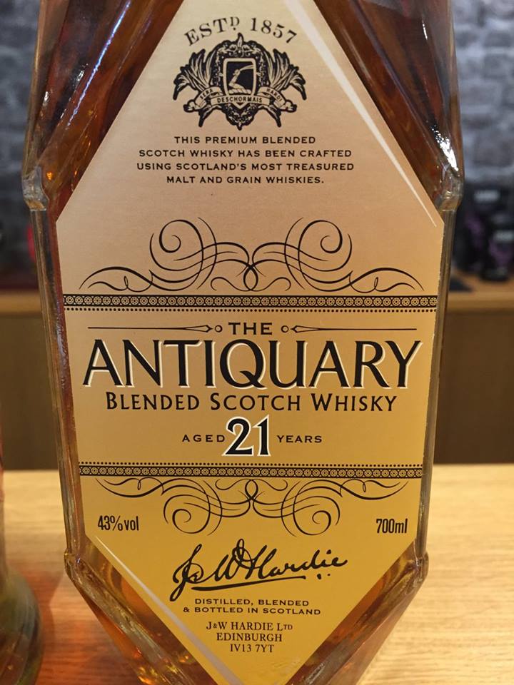 The Antiquary – Aged 21 Years – Blended Scotch Whisky