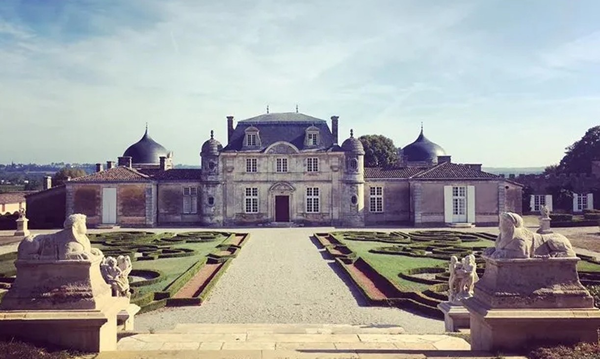 Luc et Clémence Planty achètent le Château de Malle